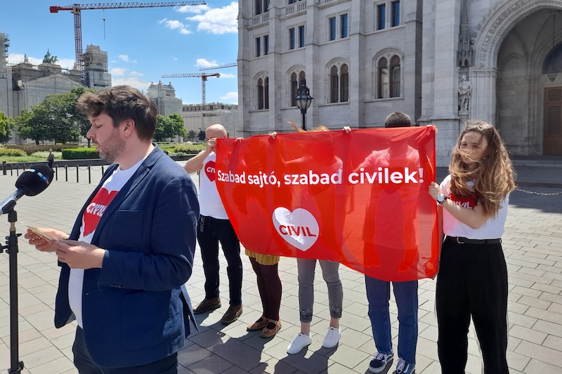 szabad sajtó - szabad civilek