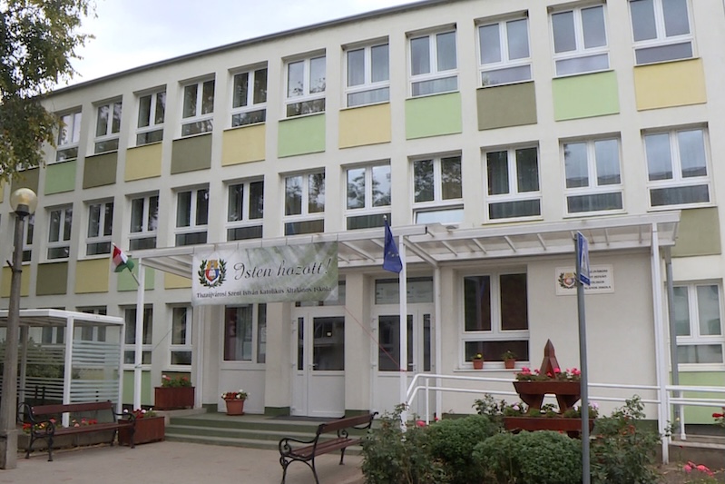 tiszaújvárosi szent istván katolikus általános iskola