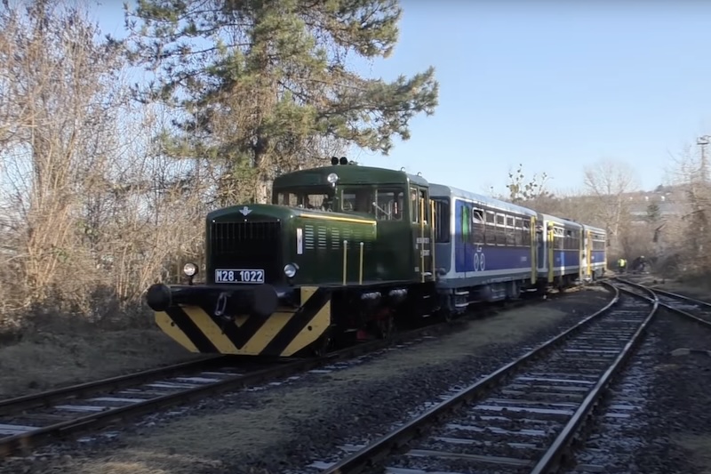 M28 1022 vasút